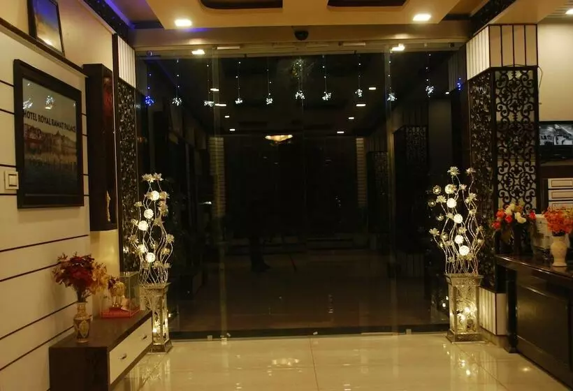 ホテル Royal Rawat Palace