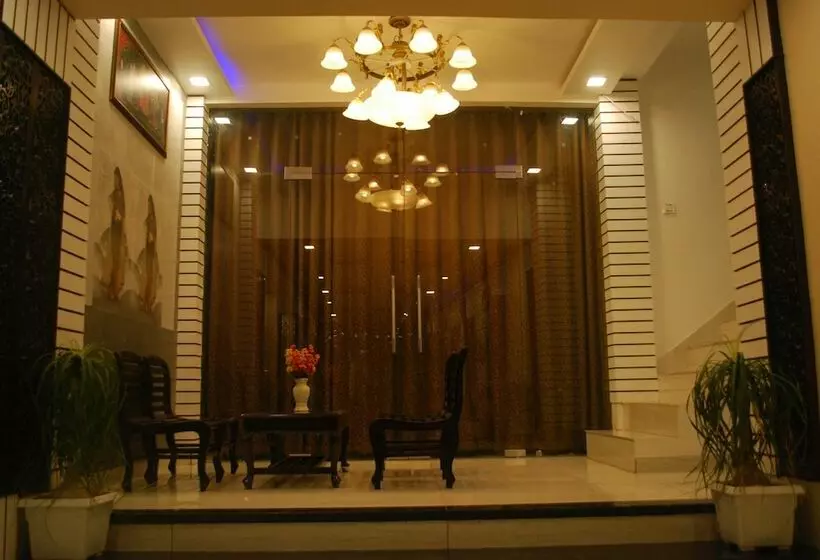 ホテル Royal Rawat Palace