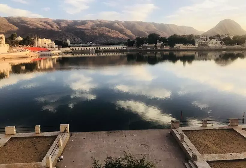 ホテル Royal Rawat Palace