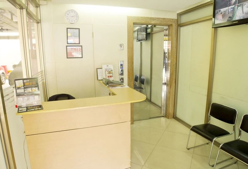 Hotel Zen Rooms Basic Dian St. Makati
