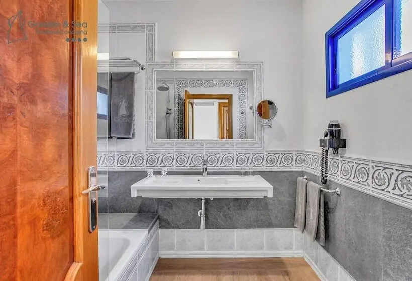 リゾートホテル Apartamentos Garden & Sea Boutique Lodging By Livvo