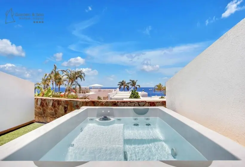 リゾートホテル Apartamentos Garden & Sea Boutique Lodging By Livvo