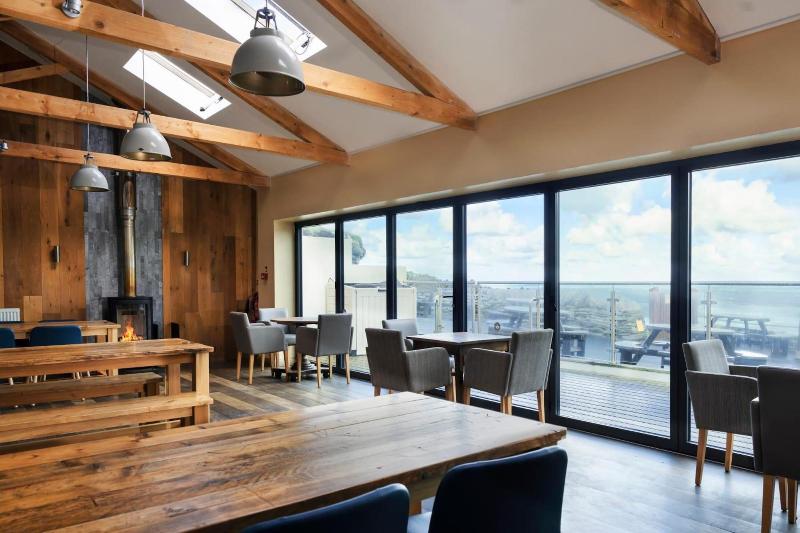 ユースホステル Port William Inn