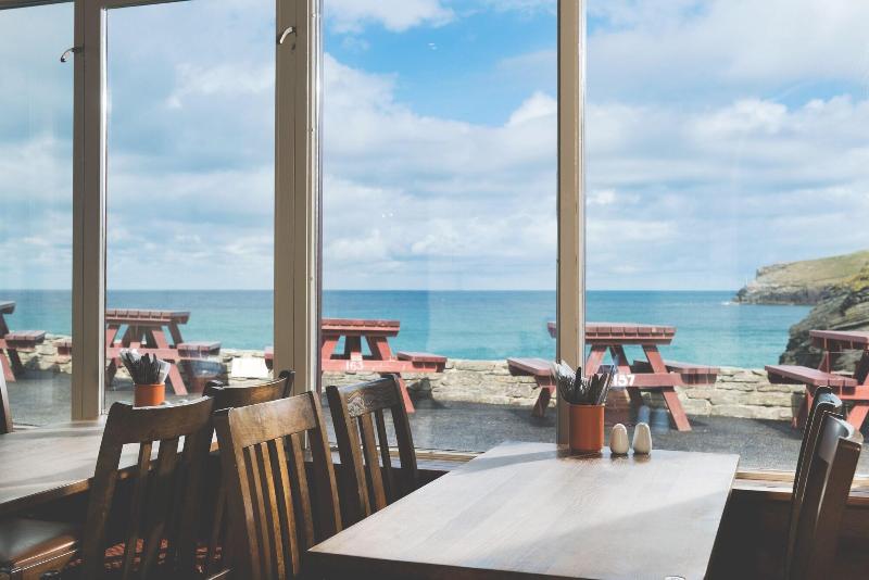 ユースホステル Port William Inn