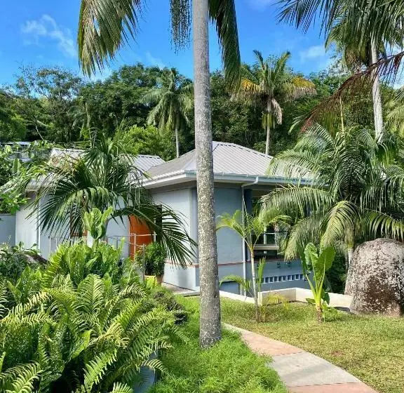 Anse Soleil Beachcomber Hotel And Self Catering