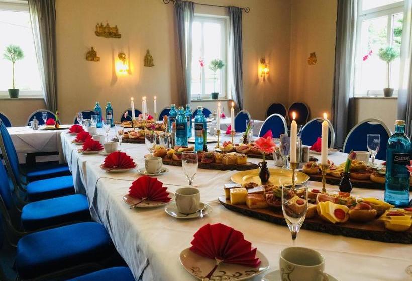 Zu Den Linden   Radebeul Pension Mit Restaurant