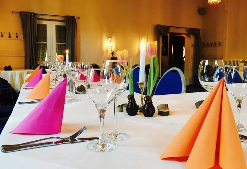 Zu Den Linden   Radebeul Pension Mit Restaurant