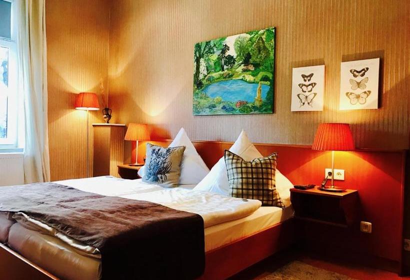 Zu Den Linden   Radebeul Pension Mit Restaurant