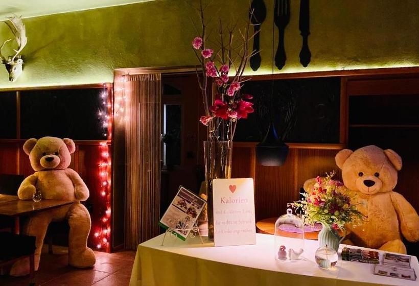 Zu Den Linden   Radebeul Pension Mit Restaurant