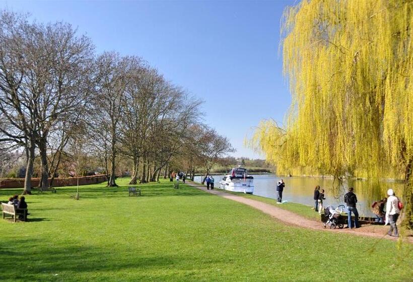 هتل Cim Business Centre