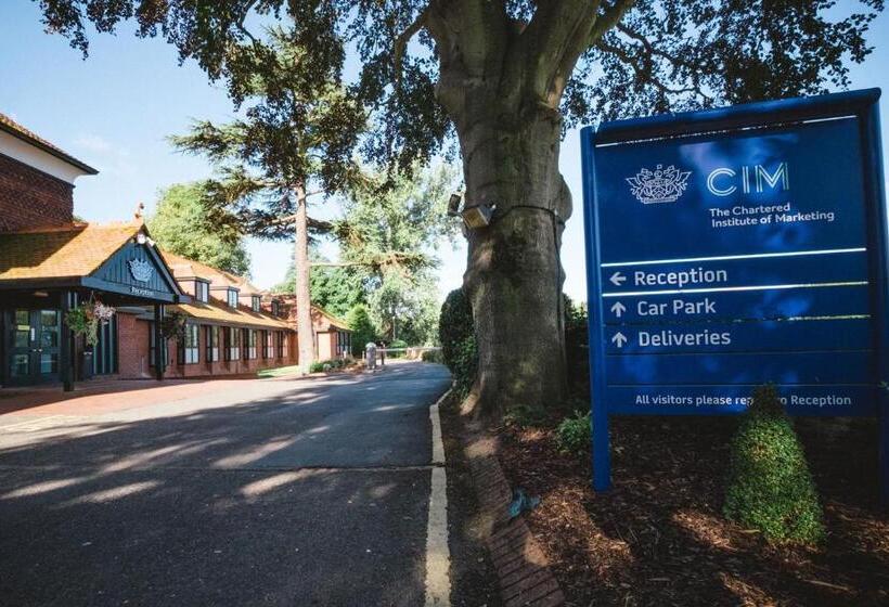 هتل Cim Business Centre