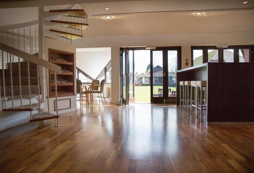 هتل Cim Business Centre