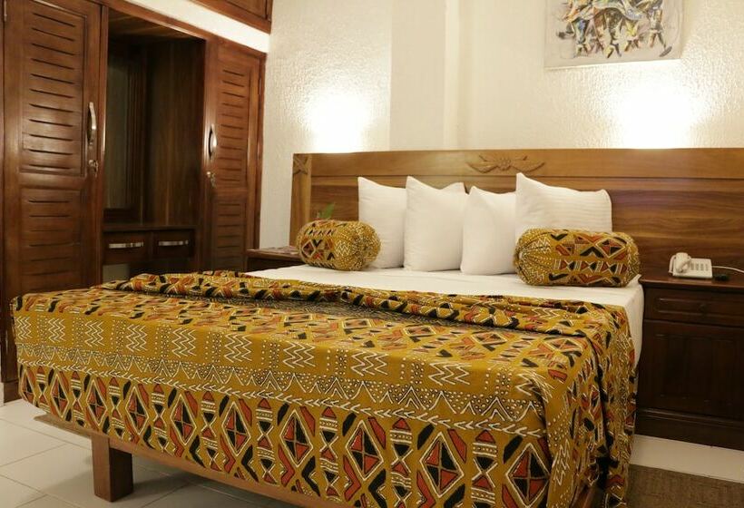 Отель Coconut Grove Sakumono