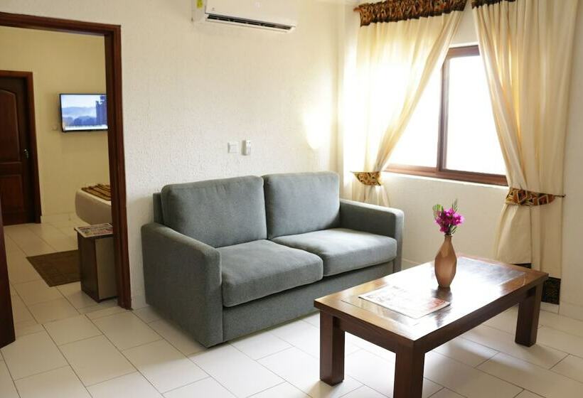 Отель Coconut Grove Sakumono