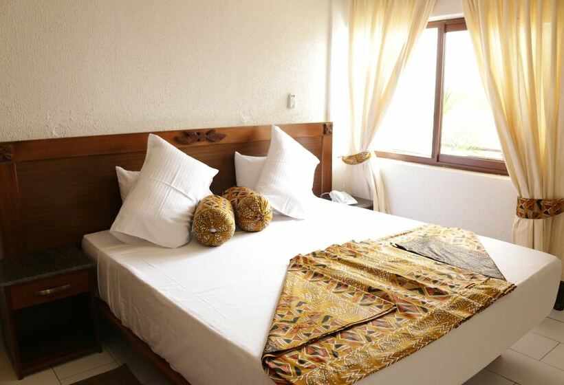 Отель Coconut Grove Sakumono