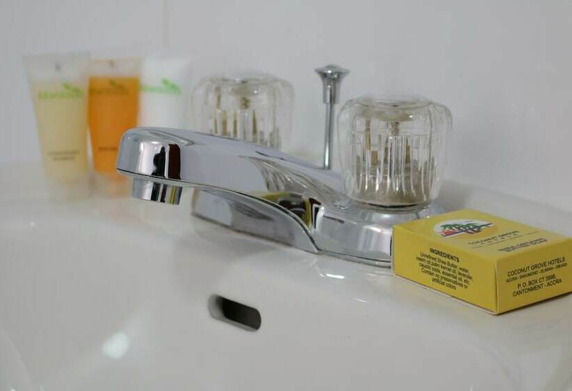 Отель Coconut Grove Sakumono