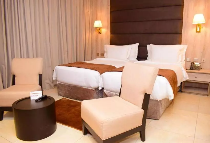 هتل Monty Suites & Golf