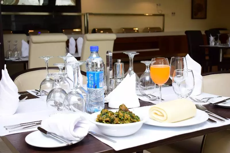 هتل Monty Suites & Golf