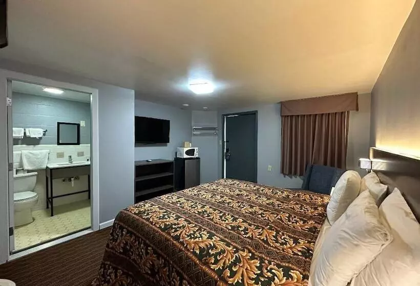 ホテル Rodeway Inn & Suites
