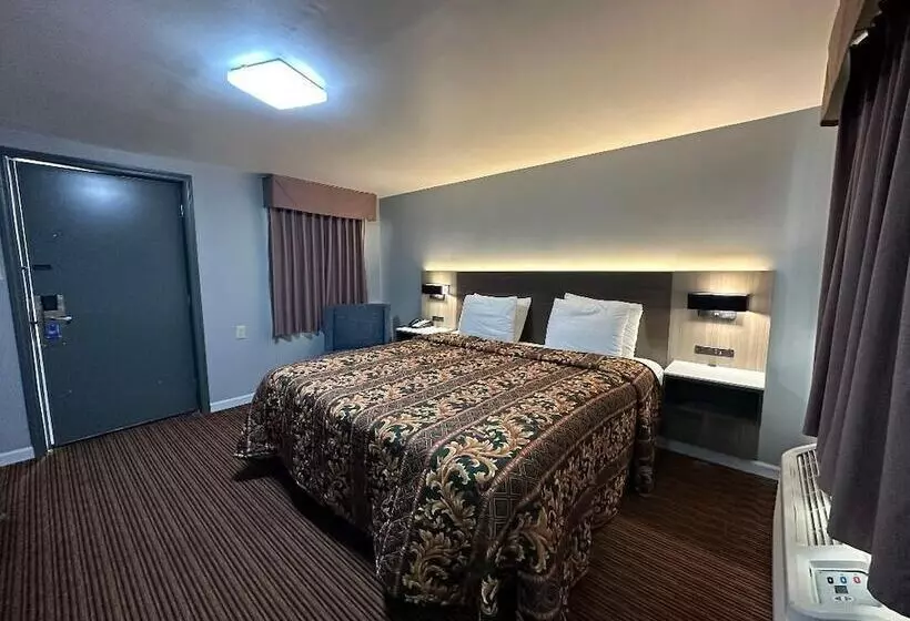 ホテル Rodeway Inn & Suites
