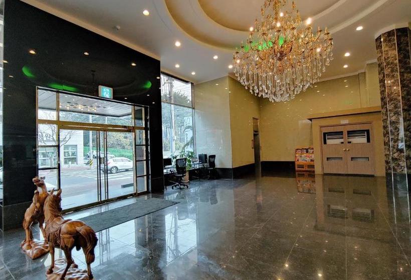 בית מלון כפרי Sky Leaders