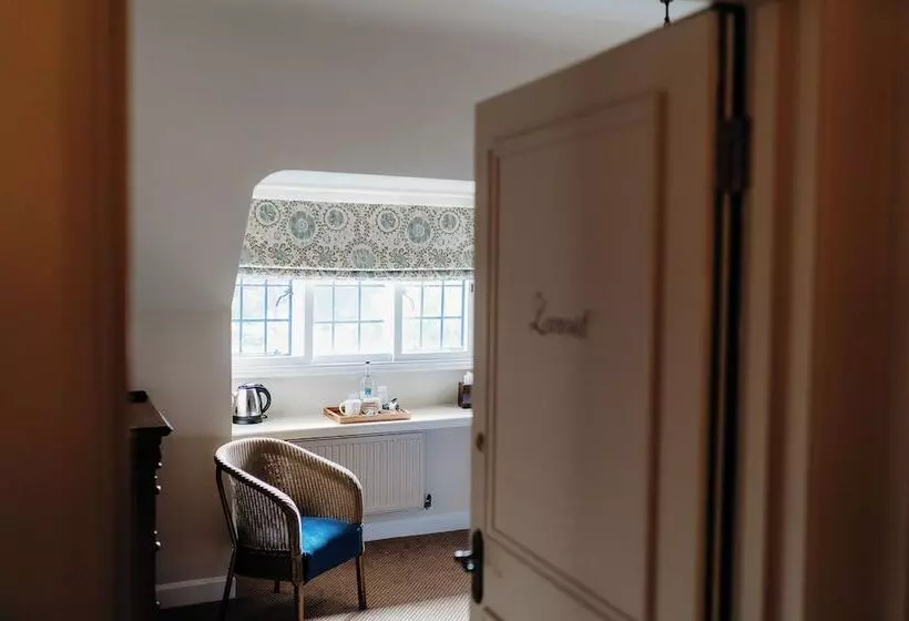 Hotelli The Crown Inn