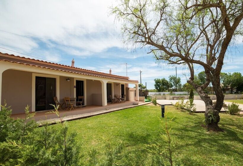 بنسيون Casa Rosa Montes