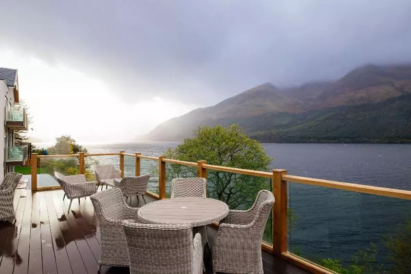 Majatalo The Whispering Pine Lodge