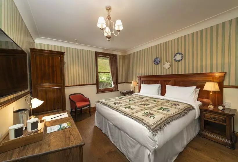 Majatalo The Whispering Pine Lodge