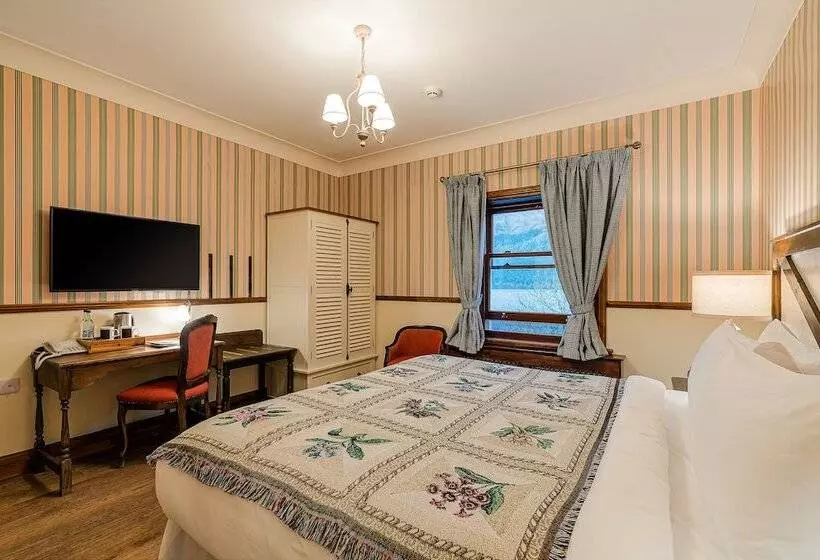 Majatalo The Whispering Pine Lodge