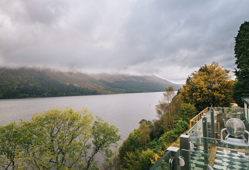 פנסיון The Whispering Pine Lodge