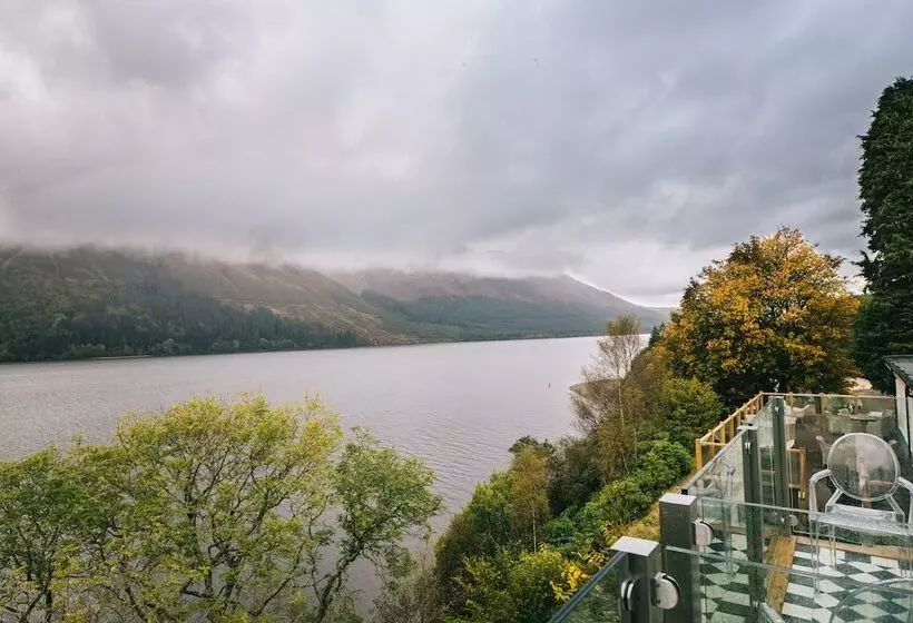 Majatalo The Whispering Pine Lodge