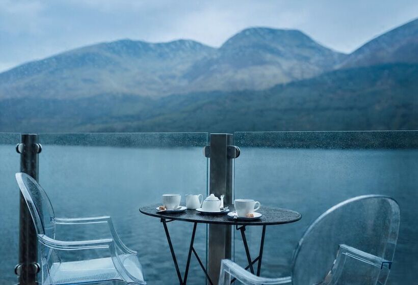 פנסיון The Whispering Pine Lodge