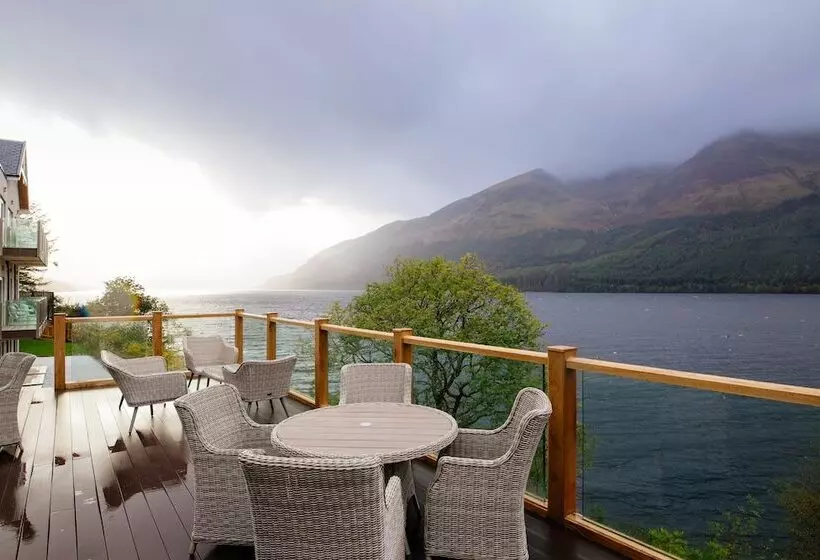 Majatalo The Whispering Pine Lodge