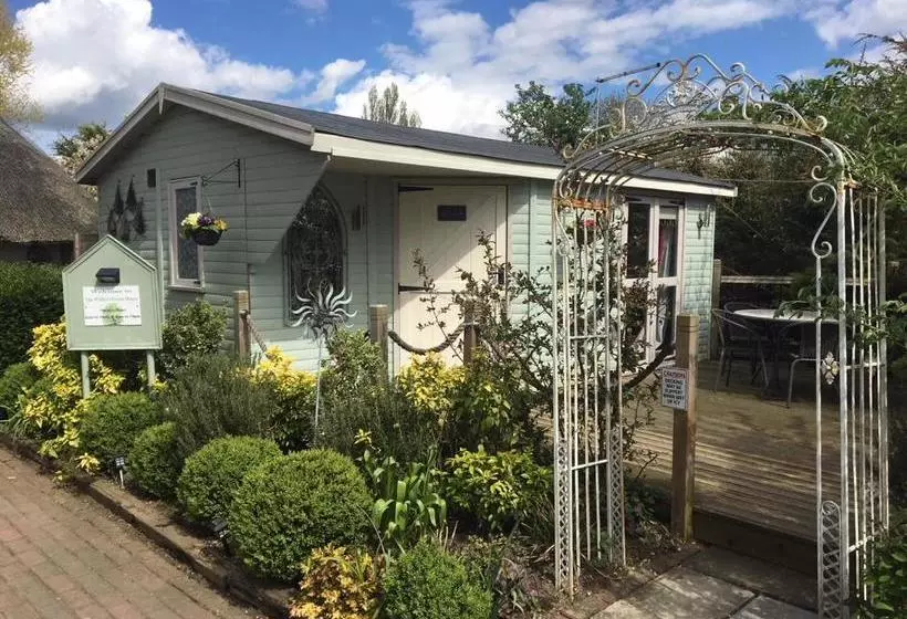 ペンション The Willows Guest House