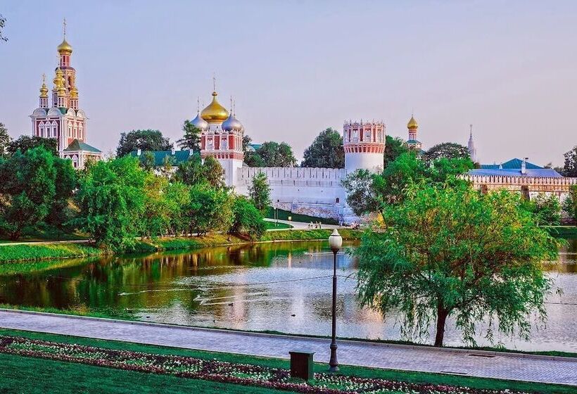 渡假胜地  Nemchinovka Park