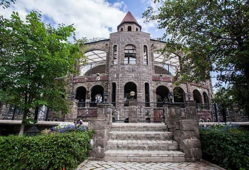 渡假胜地  Nemchinovka Park