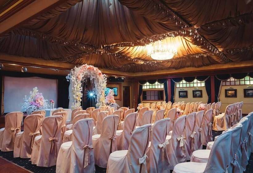 渡假胜地  Nemchinovka Park