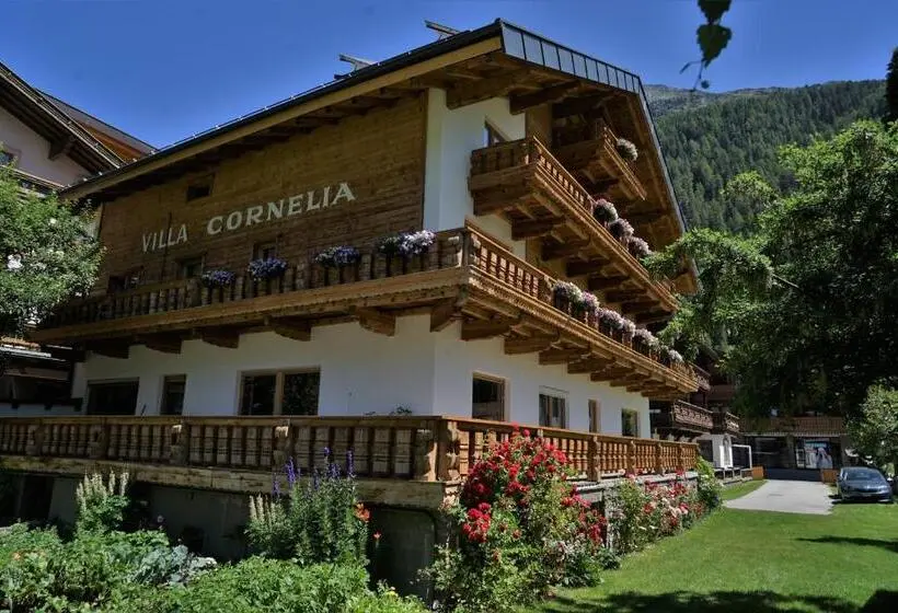 Aamiaismajoitus (B&B) Villa Cornelia