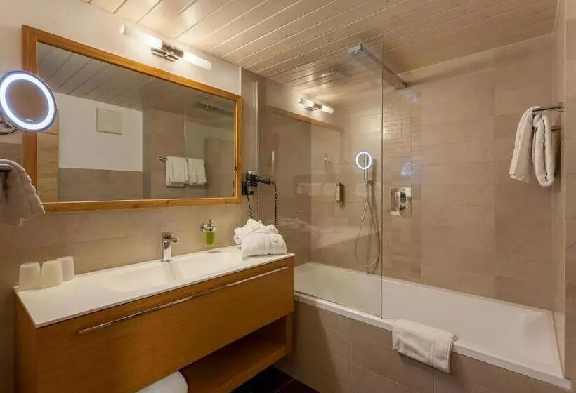 22 Summits Apartments