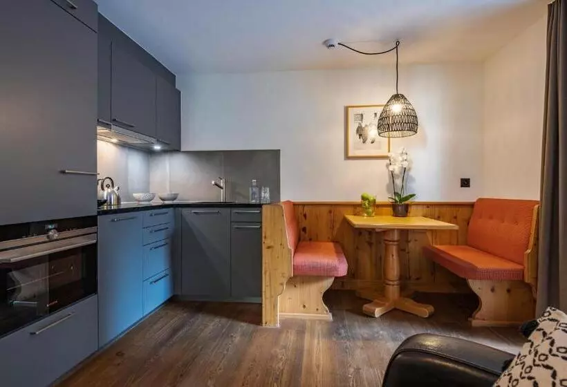 22 Summits Apartments
