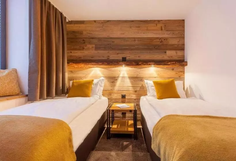 22 Summits Apartments