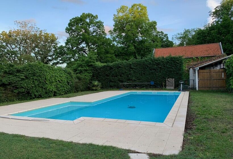 Bed and Breakfast Château De Matel