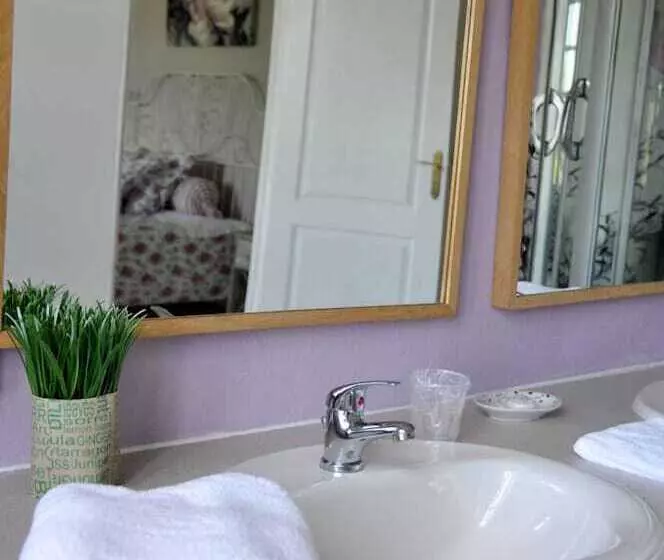 Aamiaismajoitus (B&B) Château De Matel