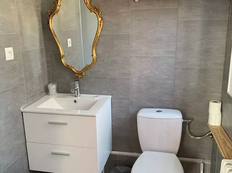 Aamiaismajoitus (B&B) Château De Matel