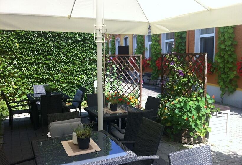 فندق An Der Porzellan Manufaktur Pension