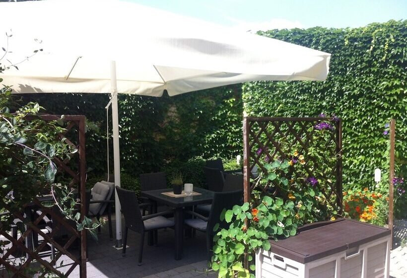 فندق An Der Porzellan Manufaktur Pension