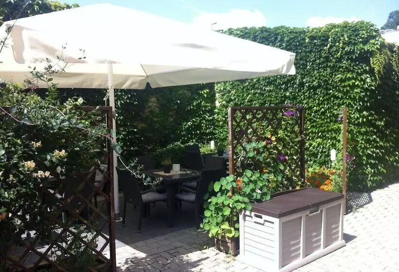 Hotelli An Der Porzellan Manufaktur Pension