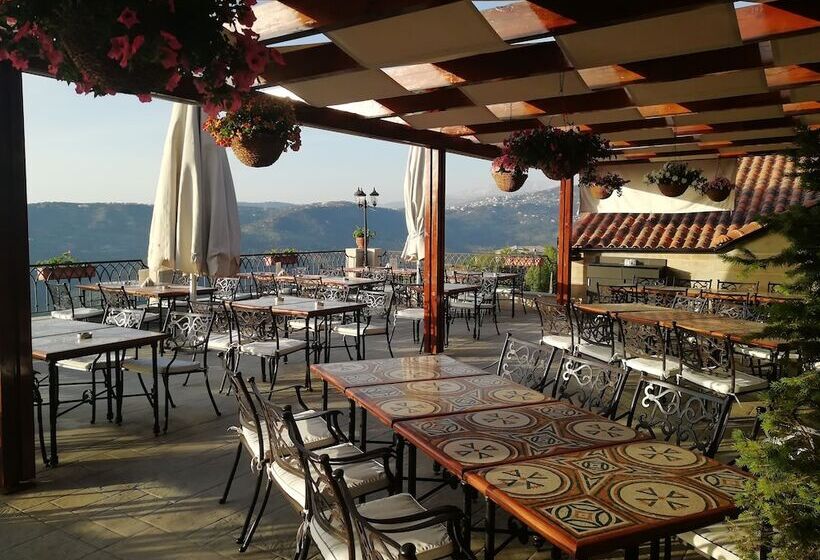 هتل Cherry Blossom Boutique