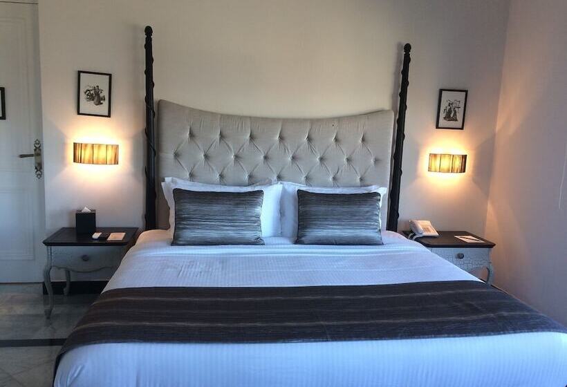 هتل Cherry Blossom Boutique